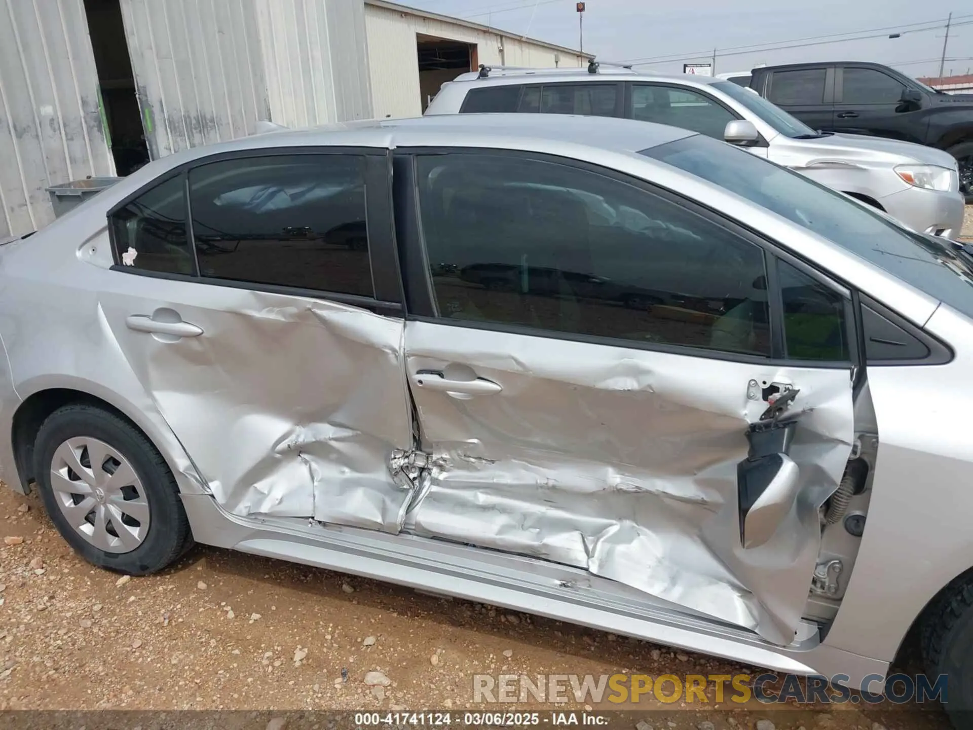 17 Photograph of a damaged car 5YFDPRAE3LP004632 TOYOTA COROLLA 2020