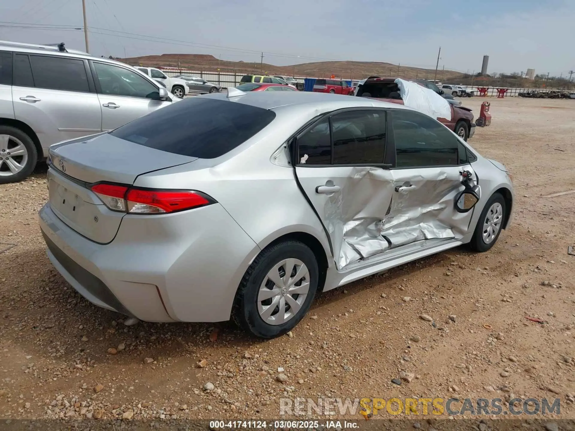 4 Photograph of a damaged car 5YFDPRAE3LP004632 TOYOTA COROLLA 2020