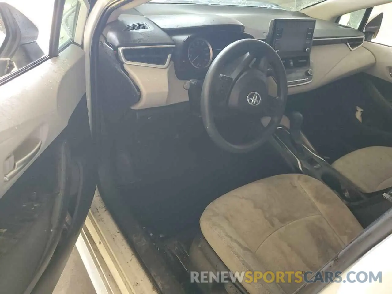 8 Photograph of a damaged car 5YFDPRAE3LP025898 TOYOTA COROLLA 2020