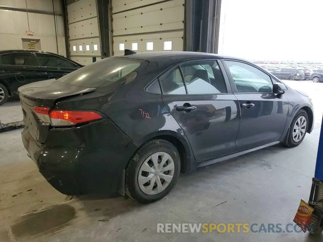 3 Photograph of a damaged car 5YFDPRAE3LP059498 TOYOTA COROLLA 2020