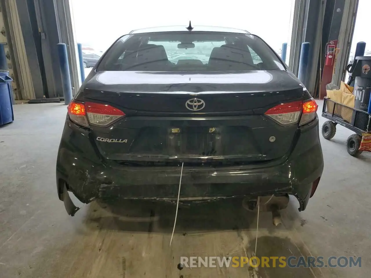 6 Photograph of a damaged car 5YFDPRAE3LP059498 TOYOTA COROLLA 2020