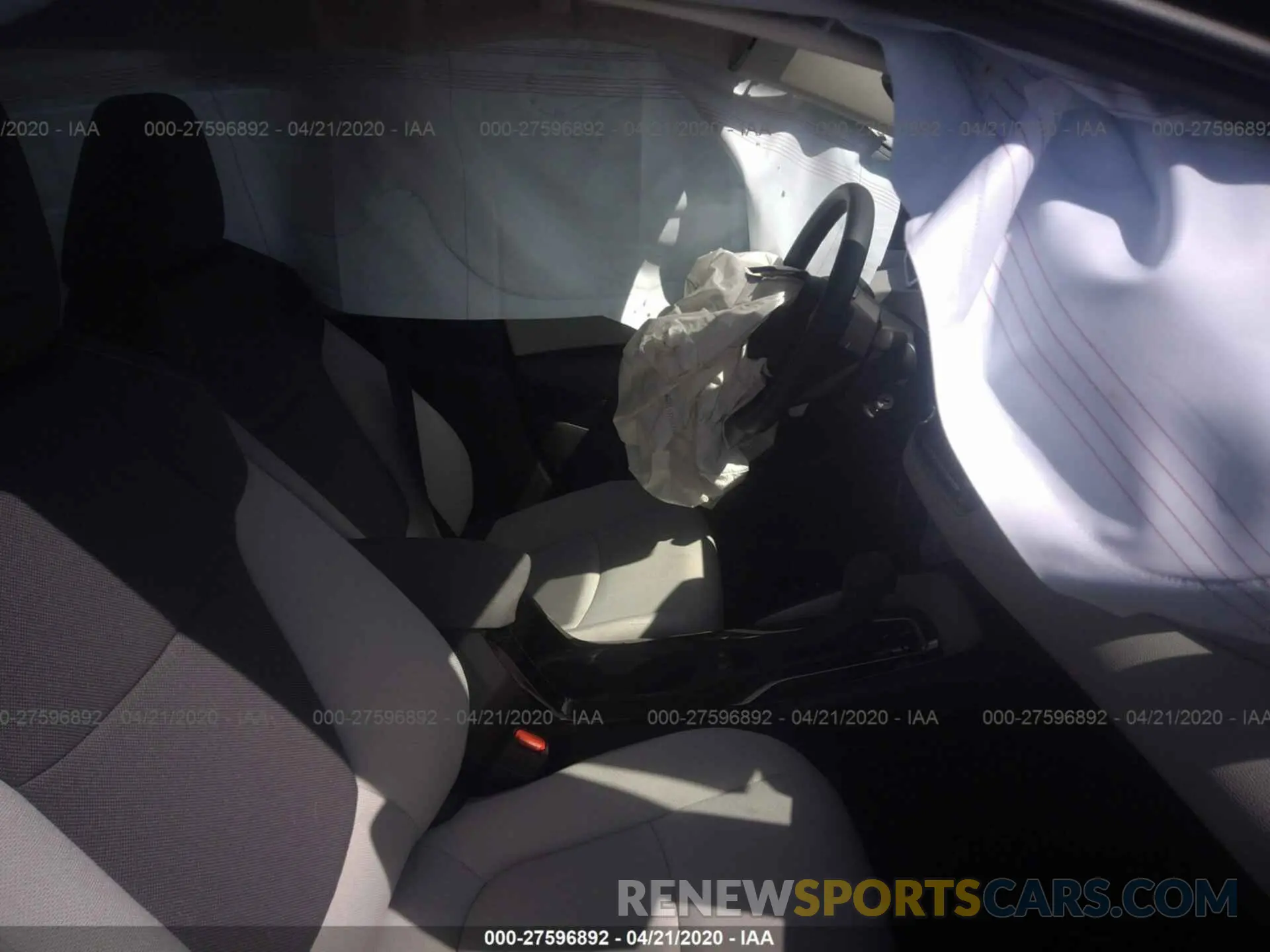 5 Photograph of a damaged car 5YFDPRAE5LP073113 TOYOTA COROLLA 2020