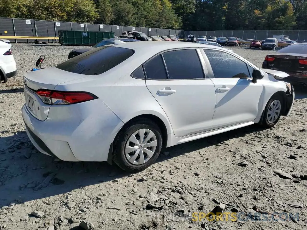 3 Photograph of a damaged car 5YFDPRAE5LP132208 TOYOTA COROLLA 2020