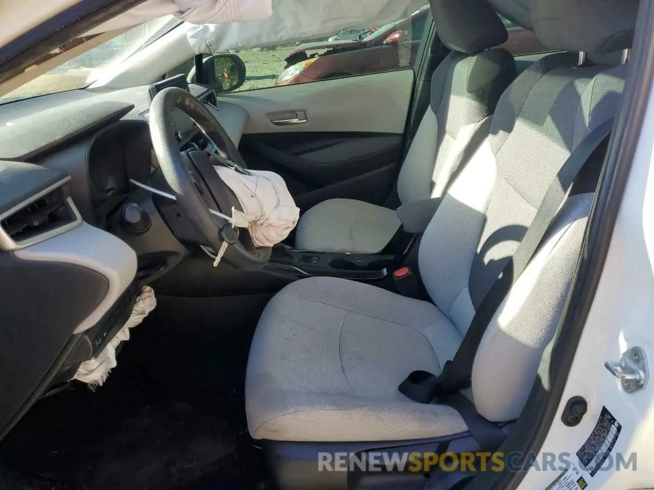 7 Photograph of a damaged car 5YFDPRAE5LP132208 TOYOTA COROLLA 2020