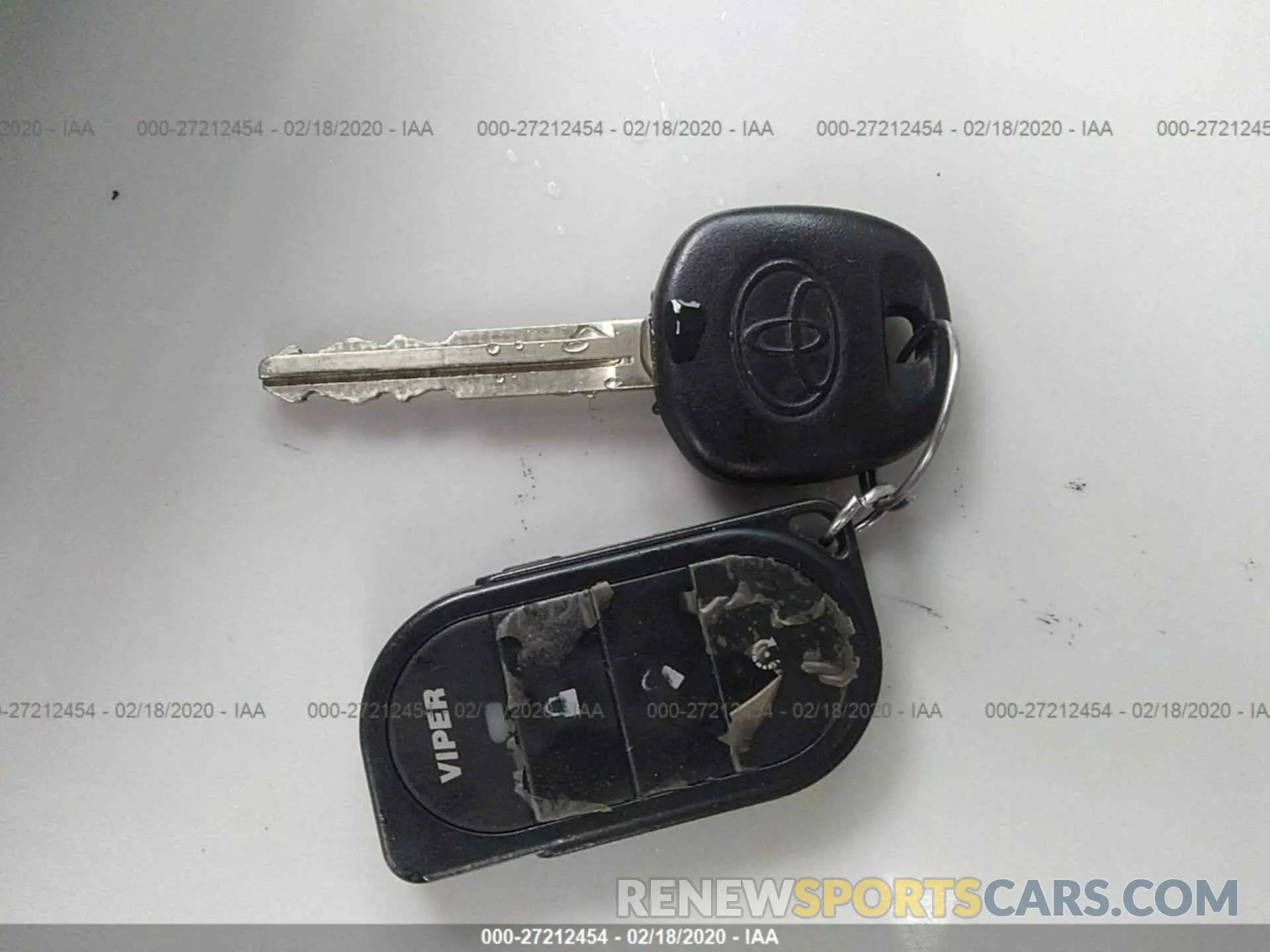 11 Photograph of a damaged car 5YFDPRAE6LP010778 TOYOTA COROLLA 2020