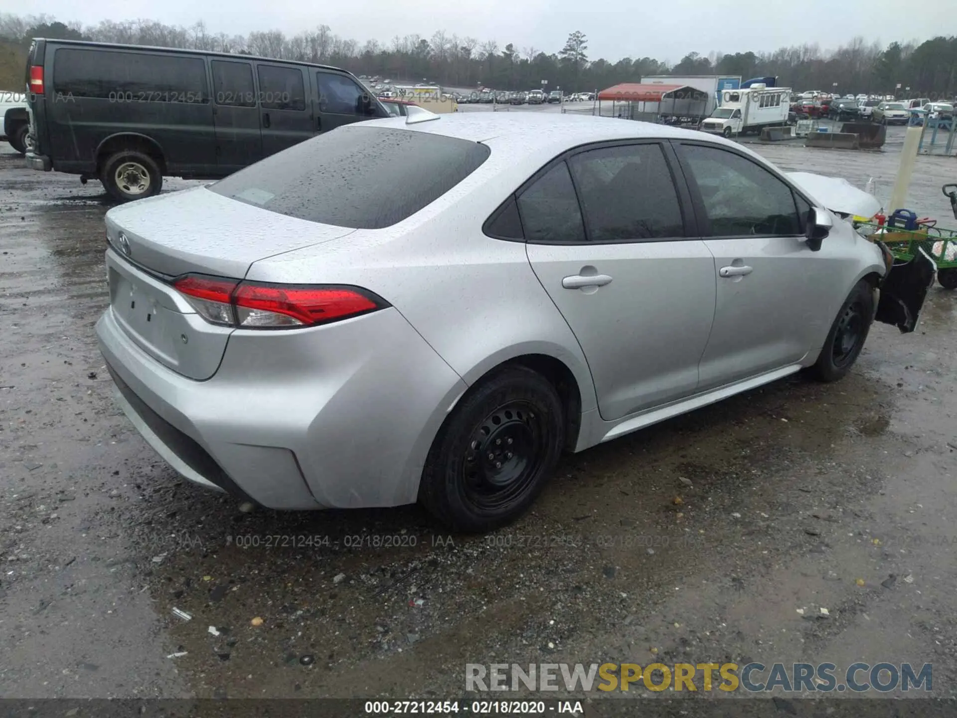 4 Photograph of a damaged car 5YFDPRAE6LP010778 TOYOTA COROLLA 2020