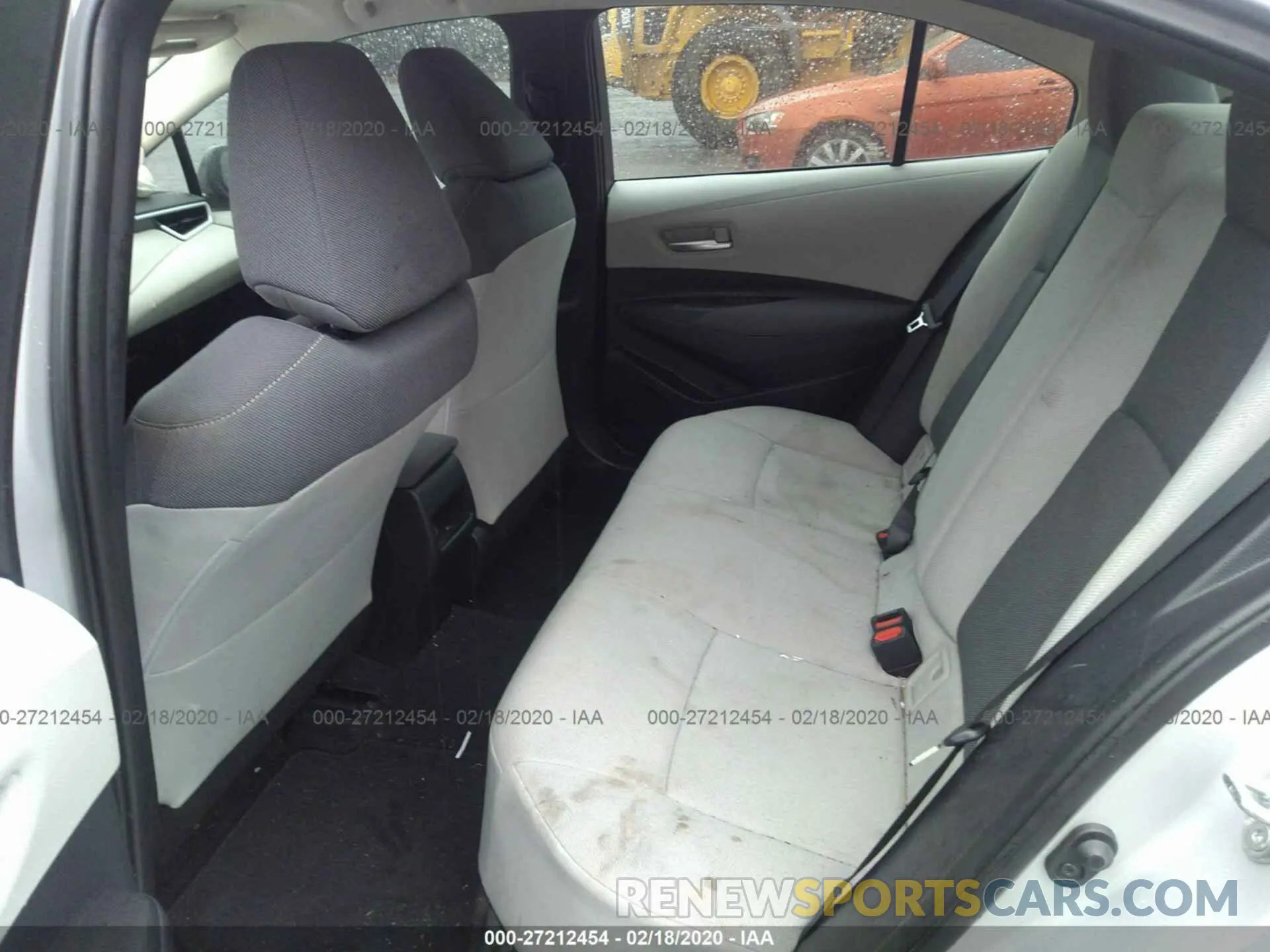 8 Photograph of a damaged car 5YFDPRAE6LP010778 TOYOTA COROLLA 2020