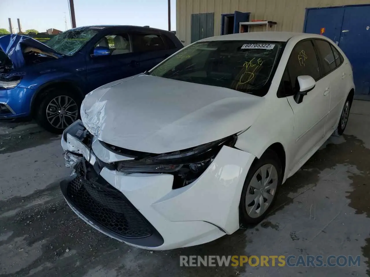 2 Photograph of a damaged car 5YFDPRAE6LP092088 TOYOTA COROLLA 2020