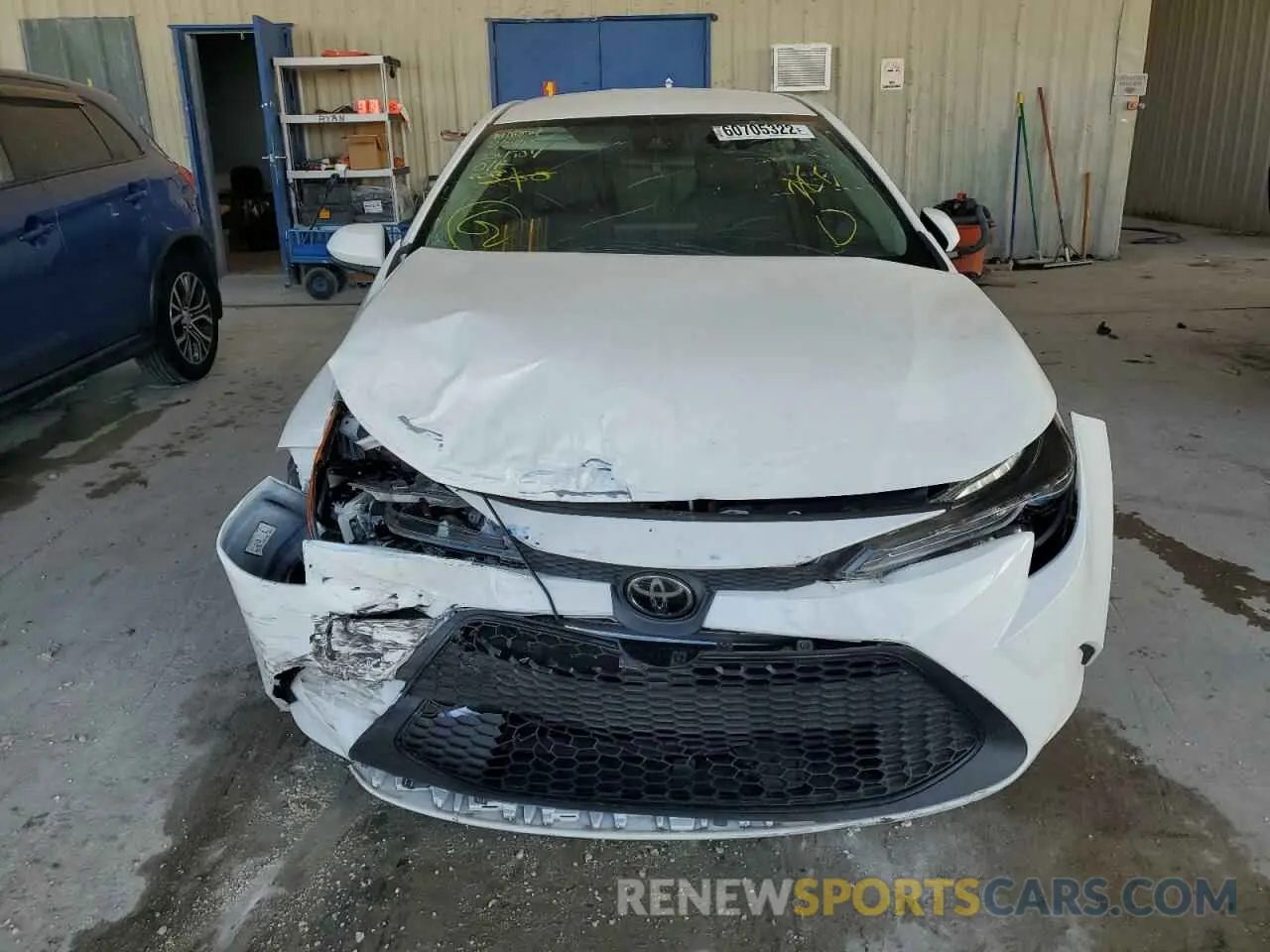 9 Photograph of a damaged car 5YFDPRAE6LP092088 TOYOTA COROLLA 2020