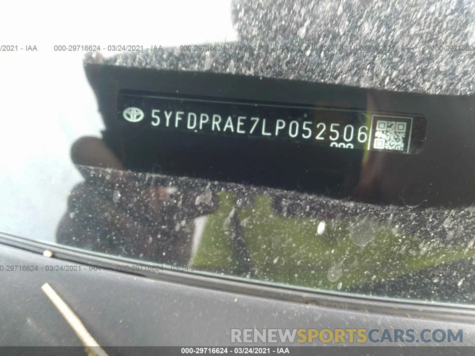 9 Photograph of a damaged car 5YFDPRAE7LP052506 TOYOTA COROLLA 2020
