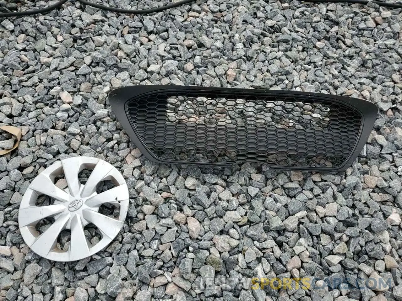 12 Photograph of a damaged car 5YFDPRAE8LP091332 TOYOTA COROLLA 2020