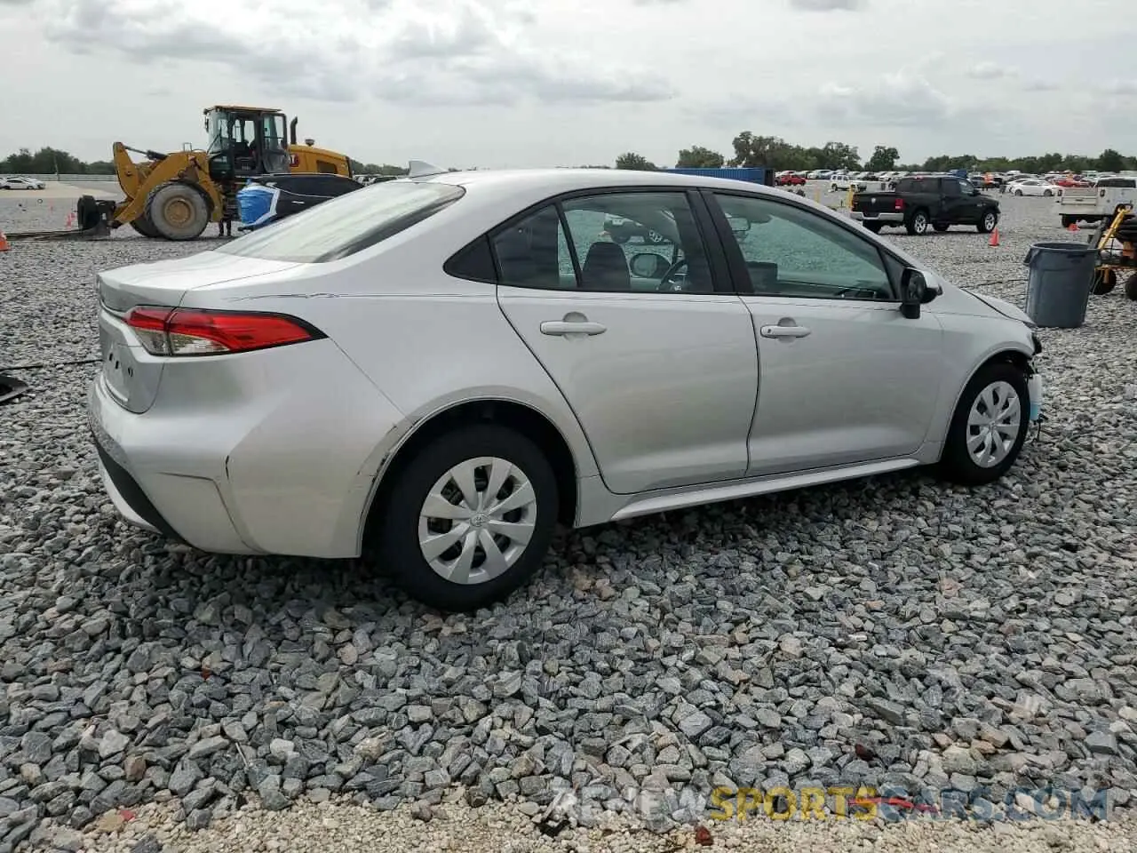 3 Photograph of a damaged car 5YFDPRAE8LP091332 TOYOTA COROLLA 2020