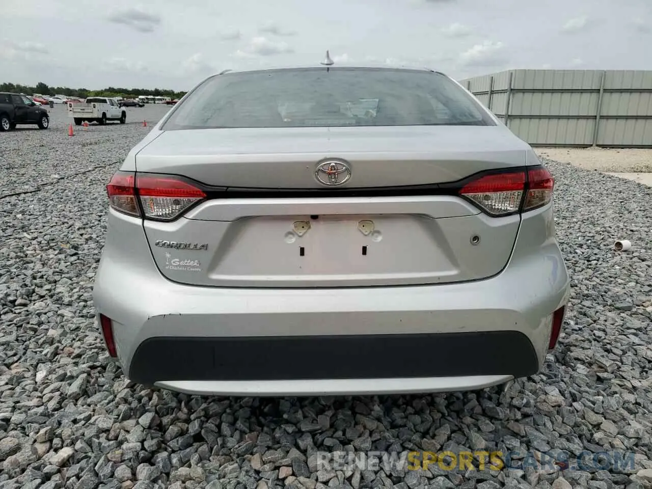 6 Photograph of a damaged car 5YFDPRAE8LP091332 TOYOTA COROLLA 2020