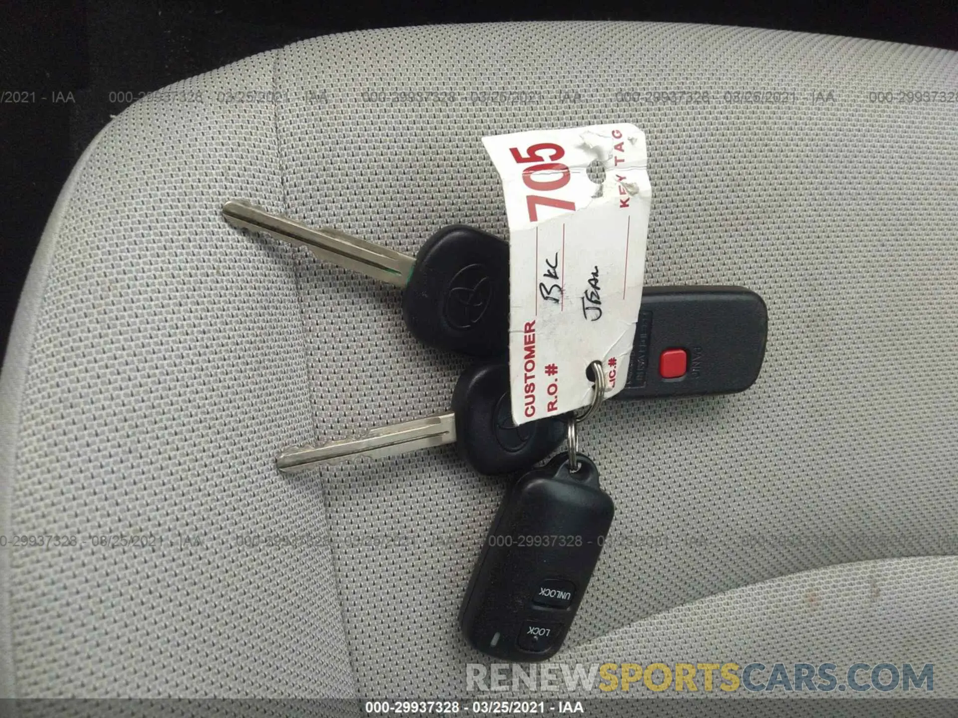 11 Photograph of a damaged car 5YFDPRAEXLP104033 TOYOTA COROLLA 2020