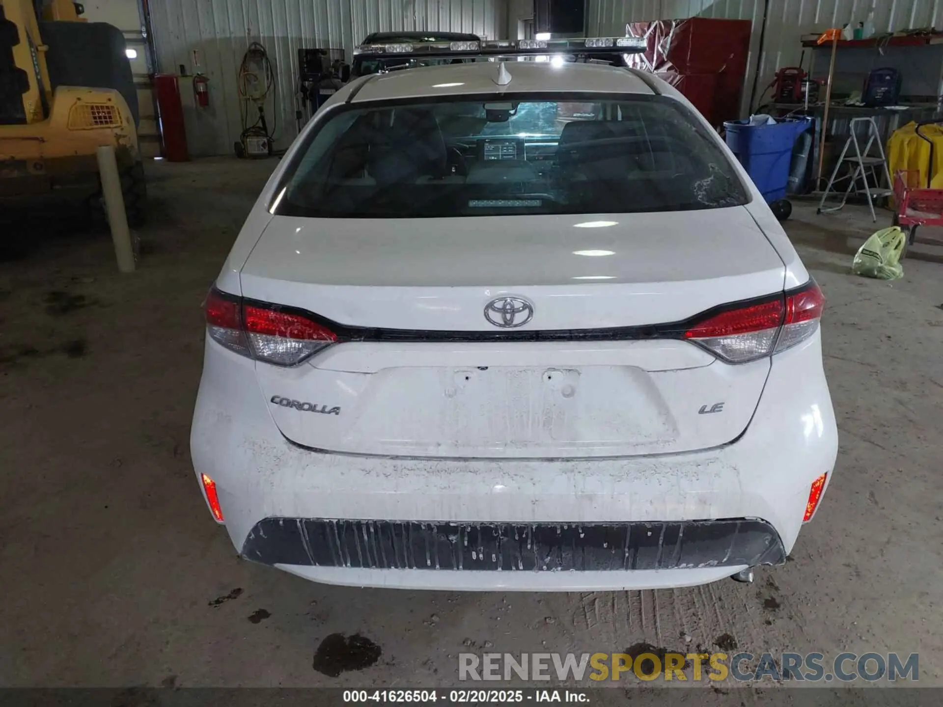 16 Photograph of a damaged car 5YFEPRAE0LP029671 TOYOTA COROLLA 2020