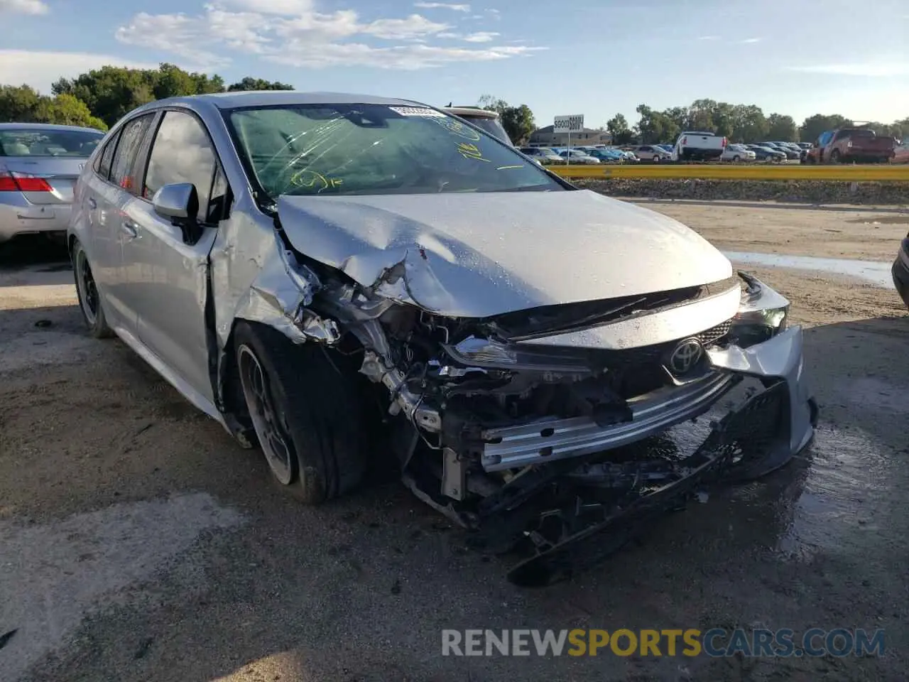 1 Photograph of a damaged car 5YFEPRAE0LP031839 TOYOTA COROLLA 2020