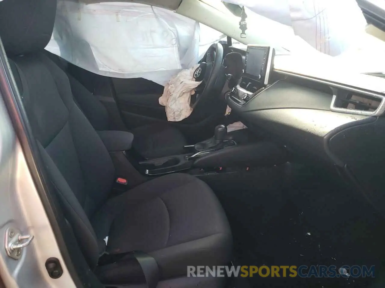 5 Photograph of a damaged car 5YFEPRAE0LP031839 TOYOTA COROLLA 2020