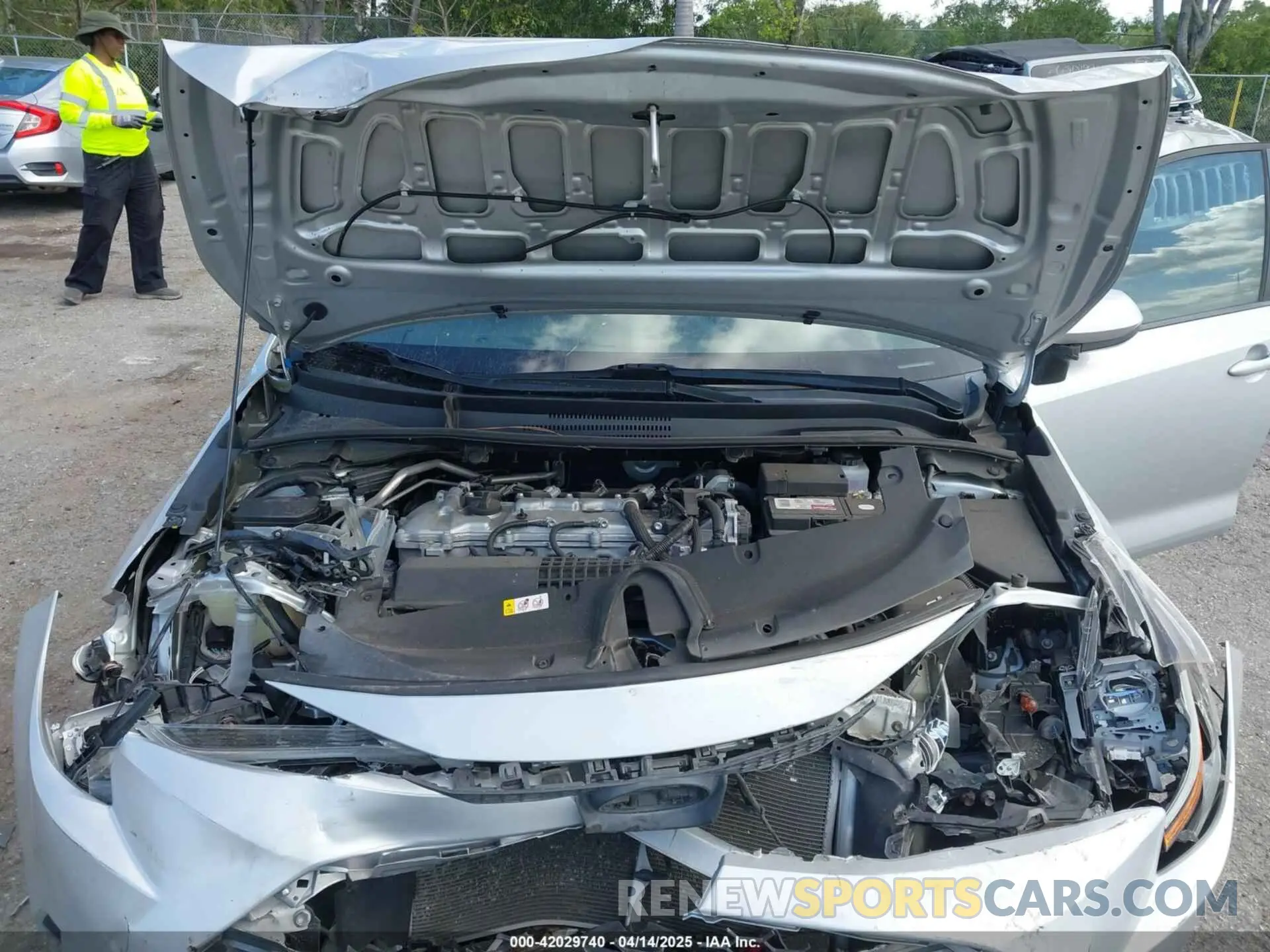 10 Photograph of a damaged car 5YFEPRAE0LP033400 TOYOTA COROLLA 2020
