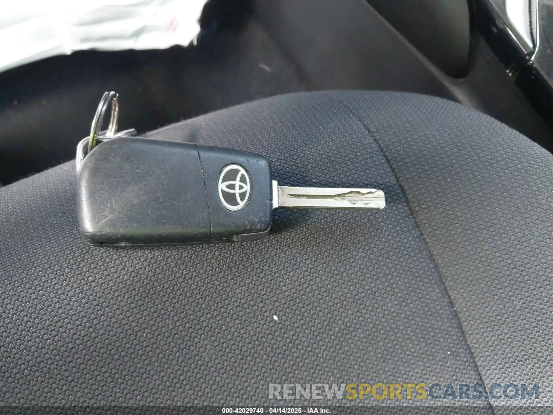 11 Photograph of a damaged car 5YFEPRAE0LP033400 TOYOTA COROLLA 2020