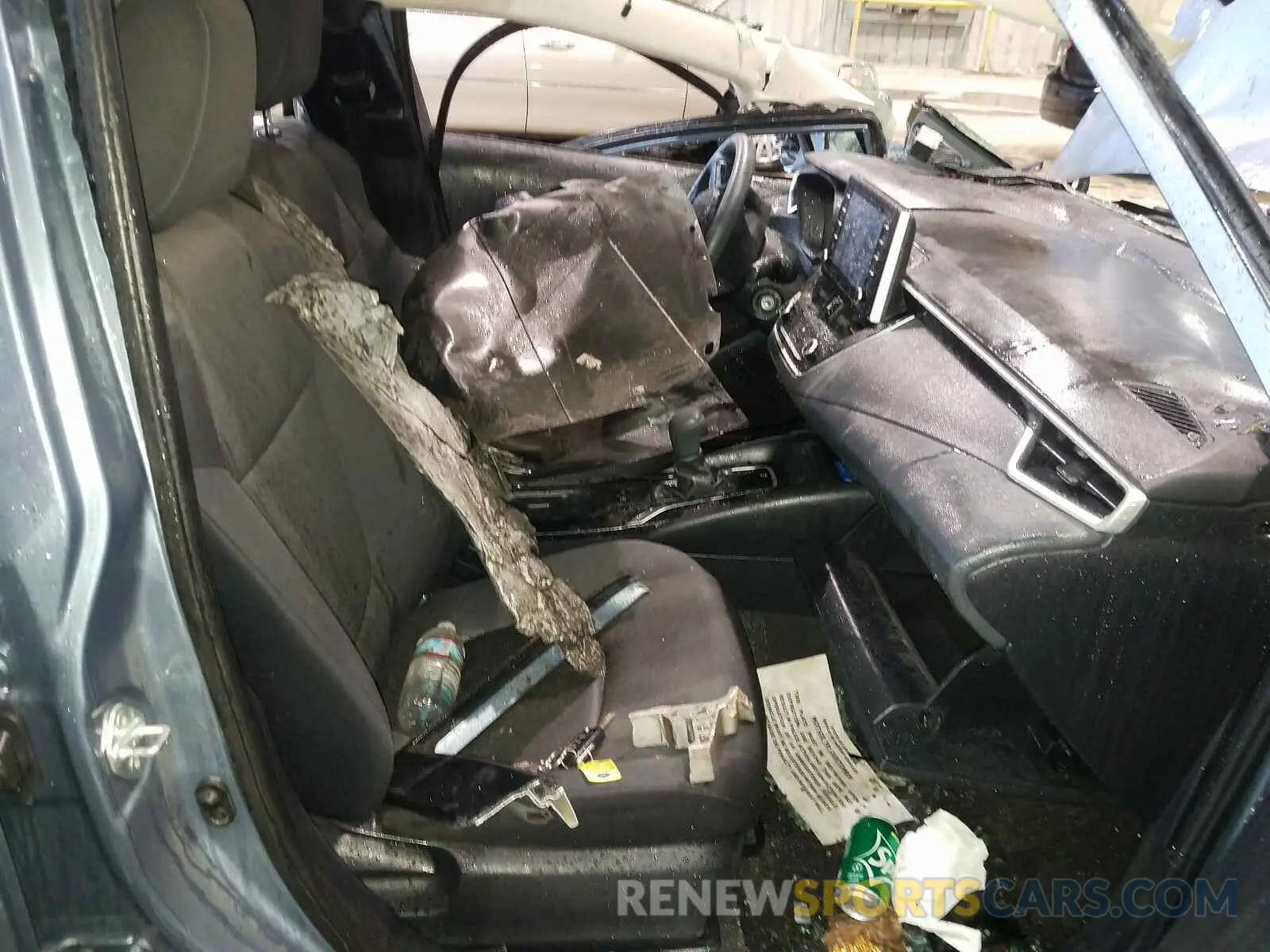 5 Photograph of a damaged car 5YFEPRAE0LP038435 TOYOTA COROLLA 2020