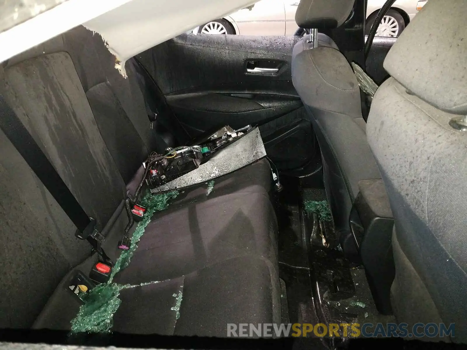 6 Photograph of a damaged car 5YFEPRAE0LP038435 TOYOTA COROLLA 2020