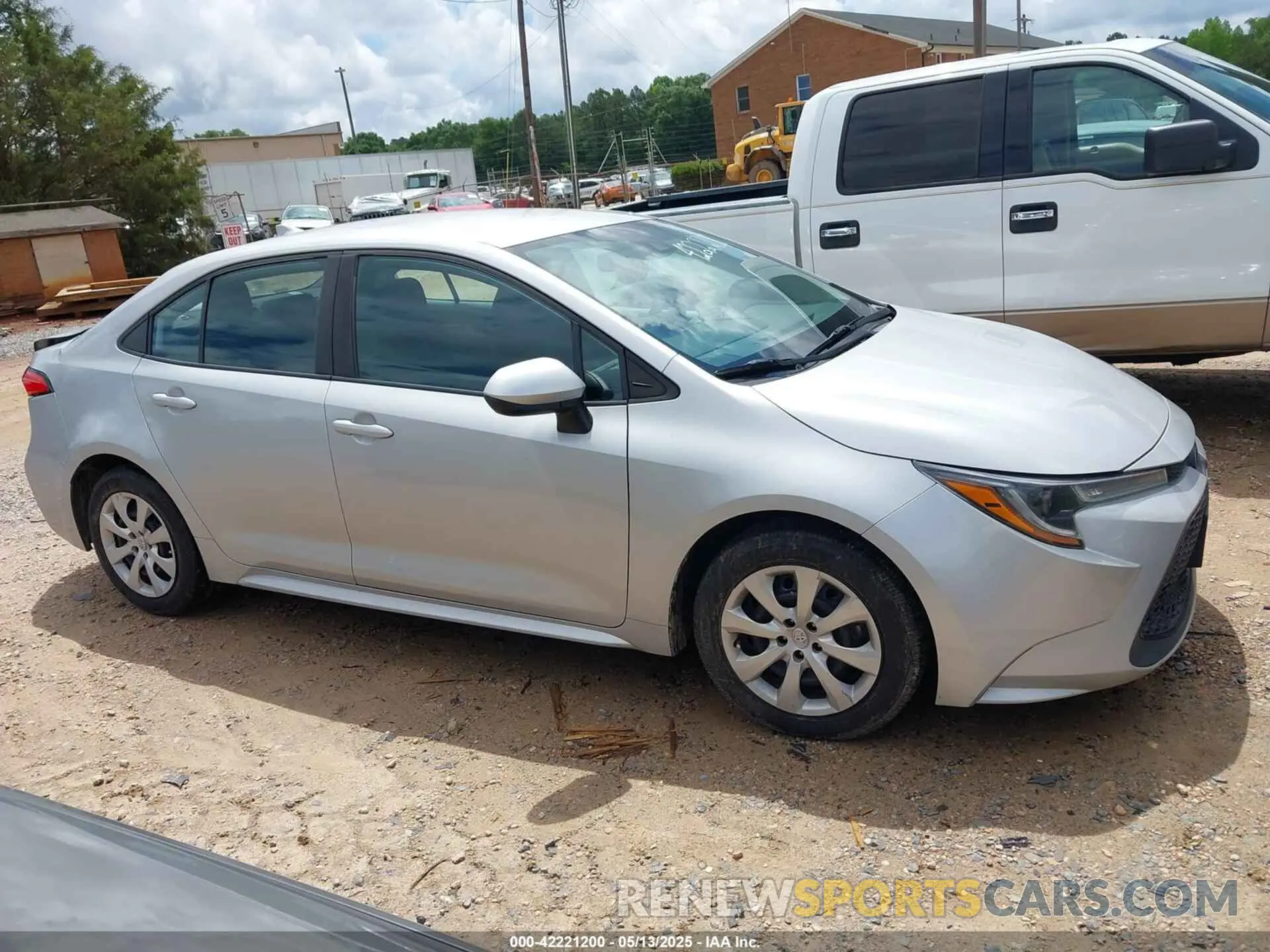 12 Photograph of a damaged car 5YFEPRAE0LP050018 TOYOTA COROLLA 2020