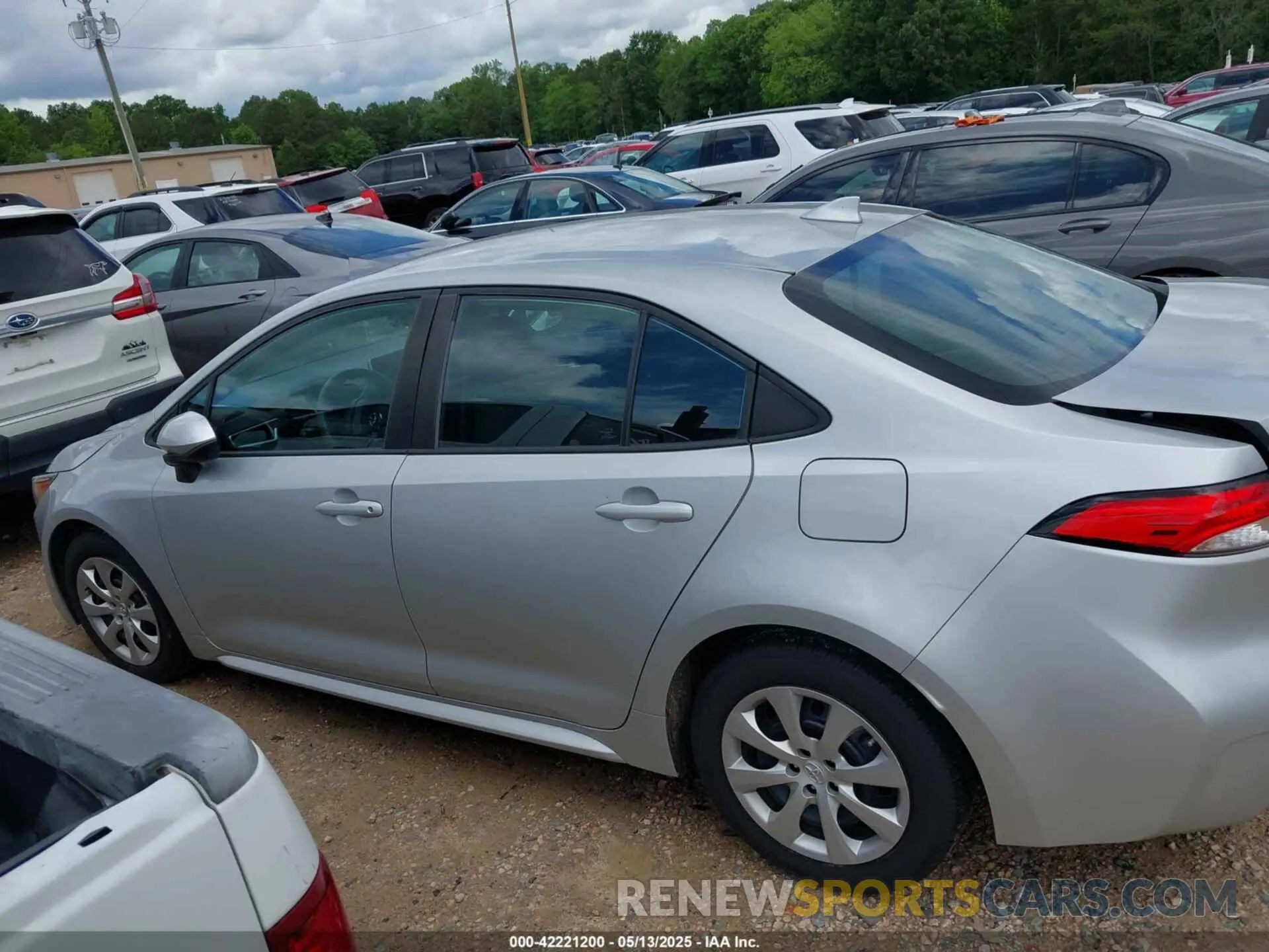 13 Photograph of a damaged car 5YFEPRAE0LP050018 TOYOTA COROLLA 2020
