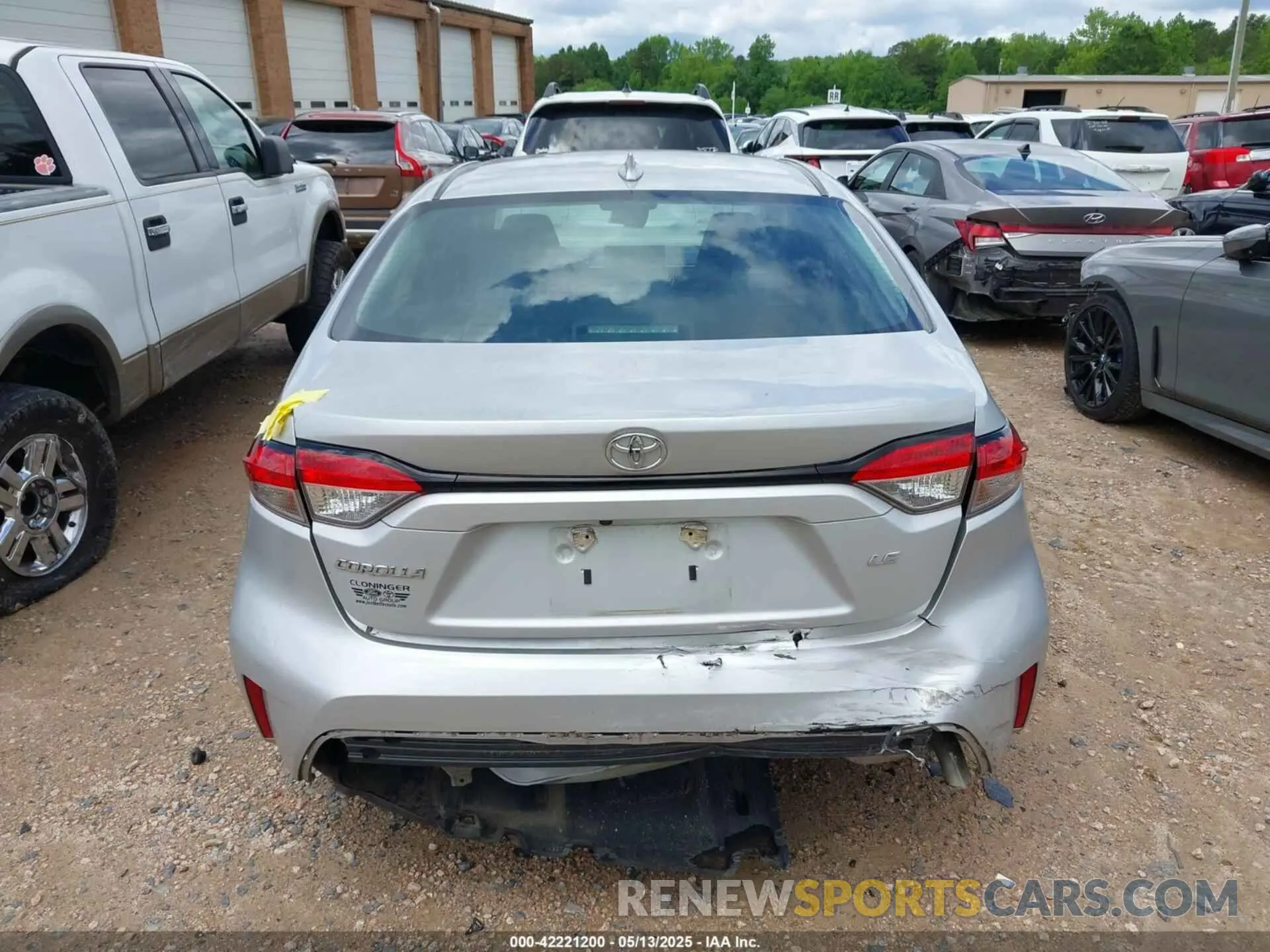 15 Photograph of a damaged car 5YFEPRAE0LP050018 TOYOTA COROLLA 2020