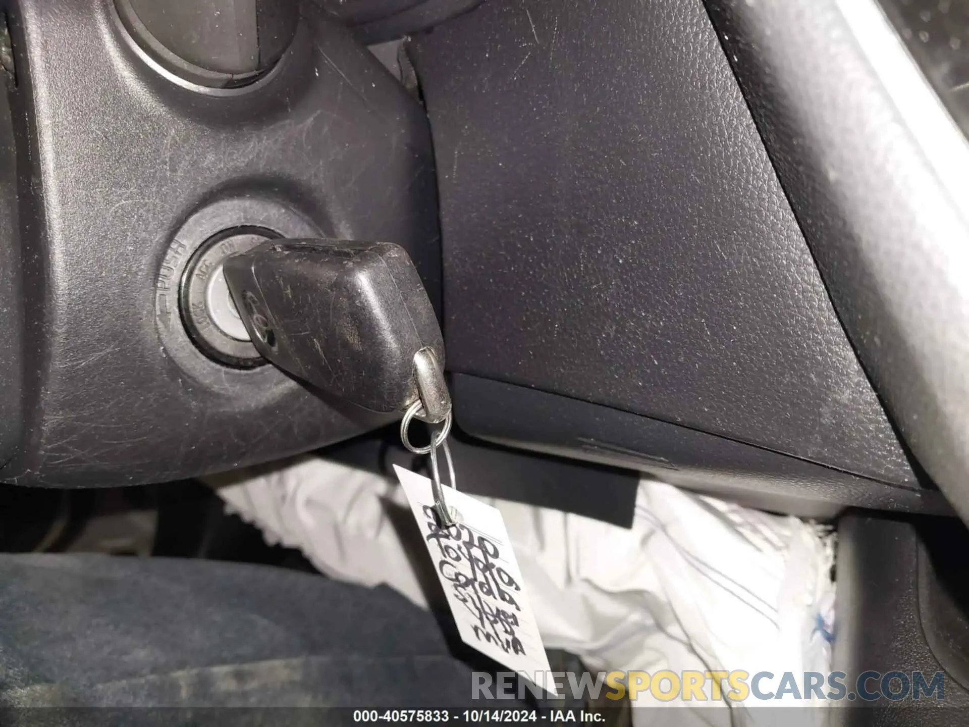 11 Photograph of a damaged car 5YFEPRAE0LP081379 TOYOTA COROLLA 2020