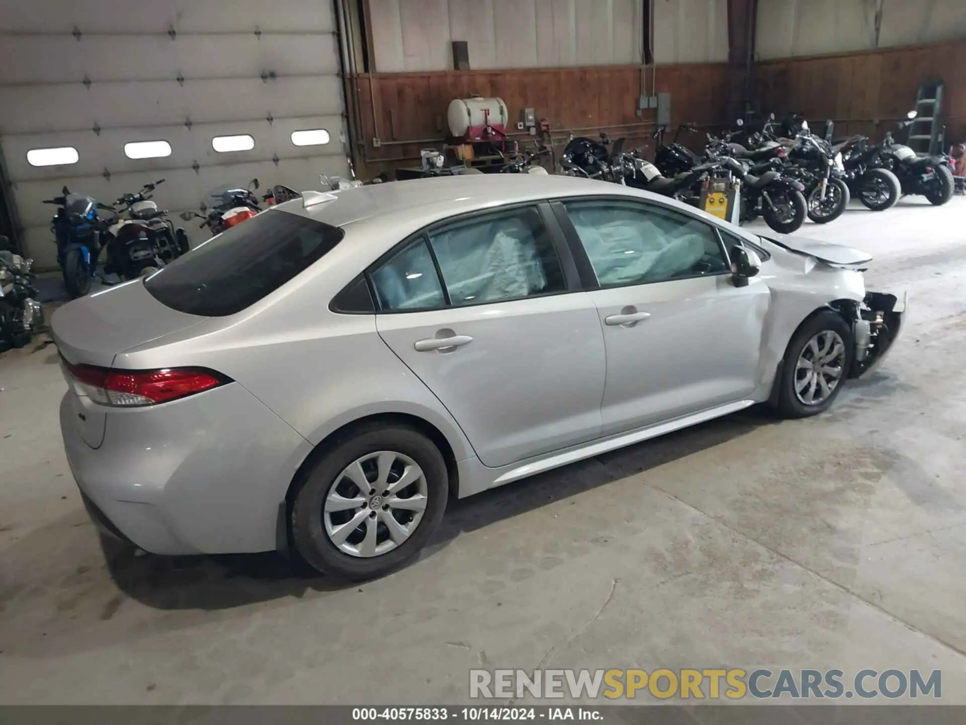 4 Photograph of a damaged car 5YFEPRAE0LP081379 TOYOTA COROLLA 2020