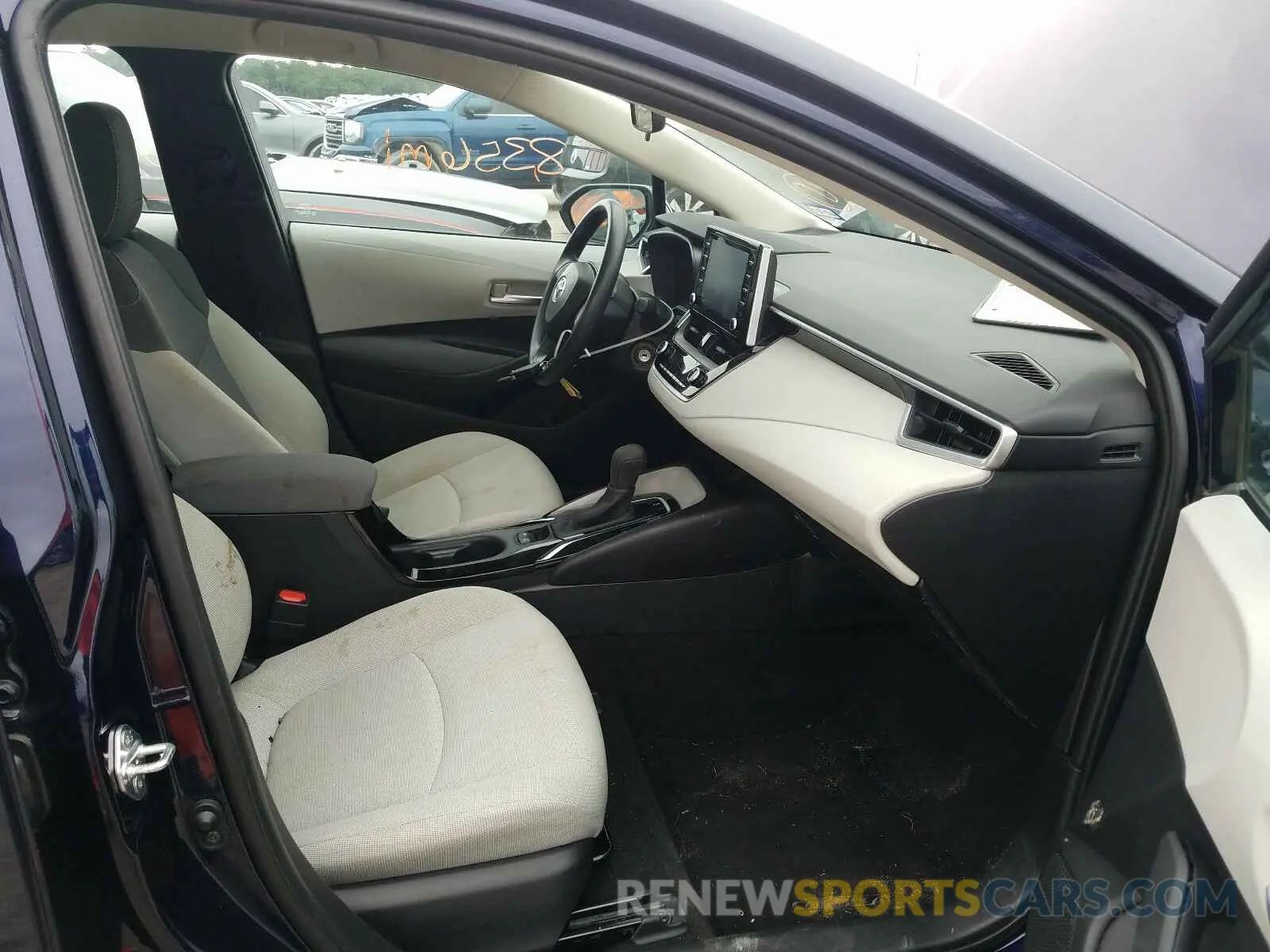 5 Photograph of a damaged car 5YFEPRAE0LP084153 TOYOTA COROLLA 2020