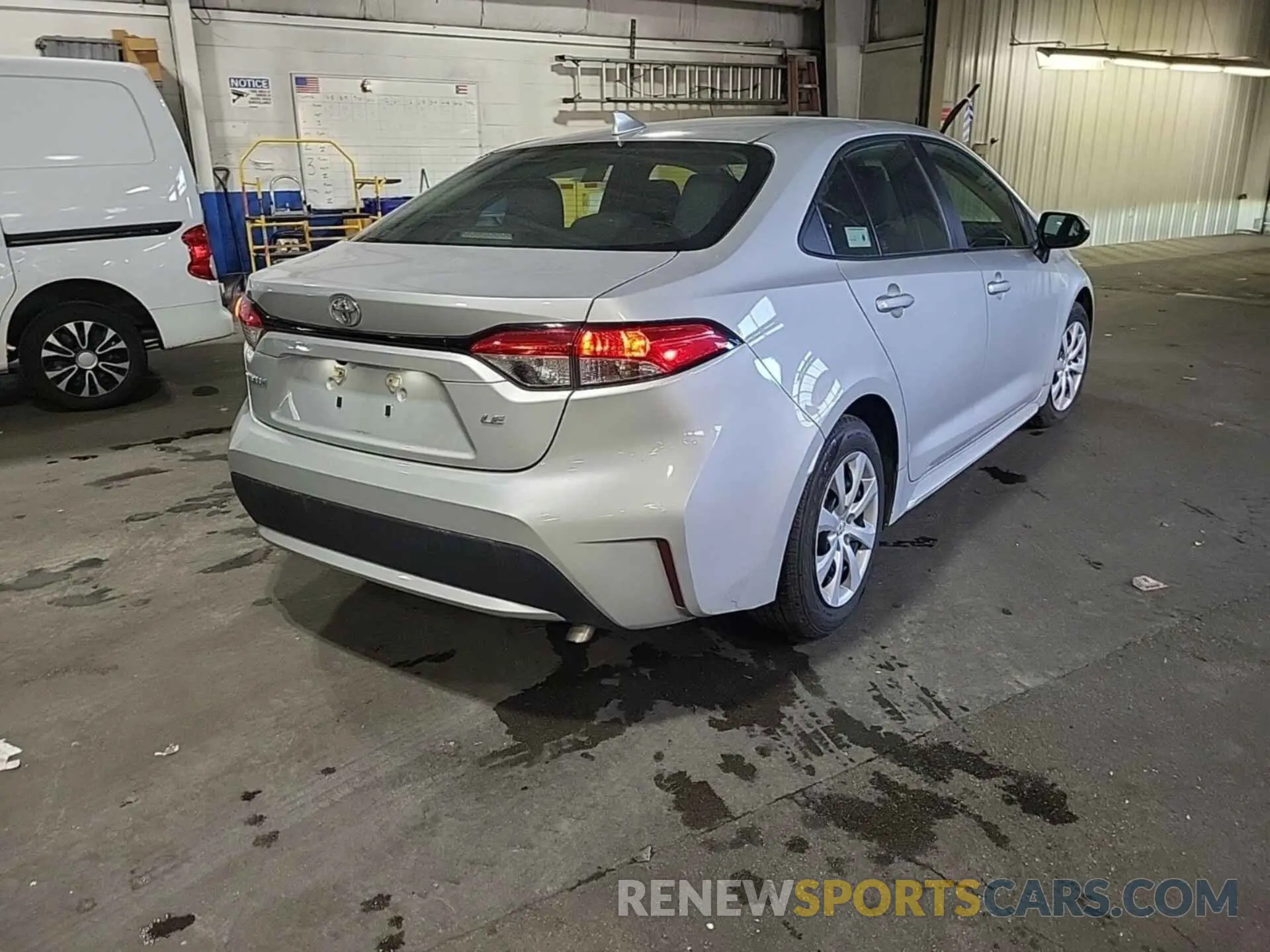 11 Photograph of a damaged car 5YFEPRAE0LP091717 TOYOTA COROLLA 2020