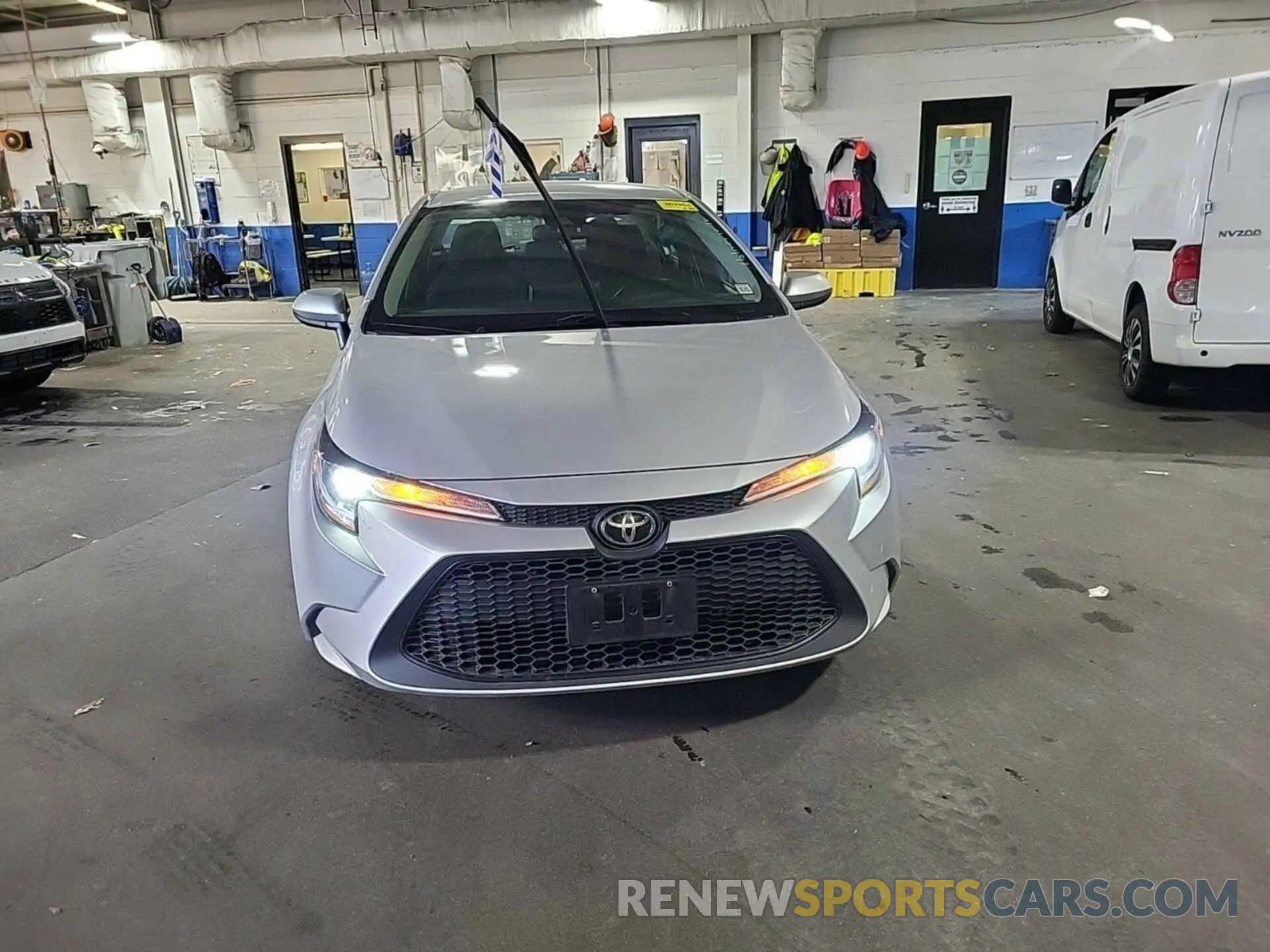 8 Photograph of a damaged car 5YFEPRAE0LP091717 TOYOTA COROLLA 2020