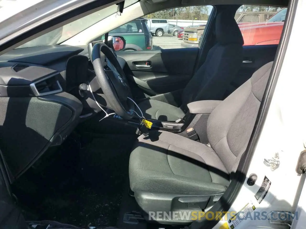 7 Photograph of a damaged car 5YFEPRAE0LP101324 TOYOTA COROLLA 2020