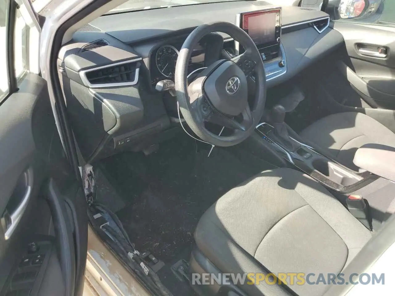 8 Photograph of a damaged car 5YFEPRAE0LP101324 TOYOTA COROLLA 2020