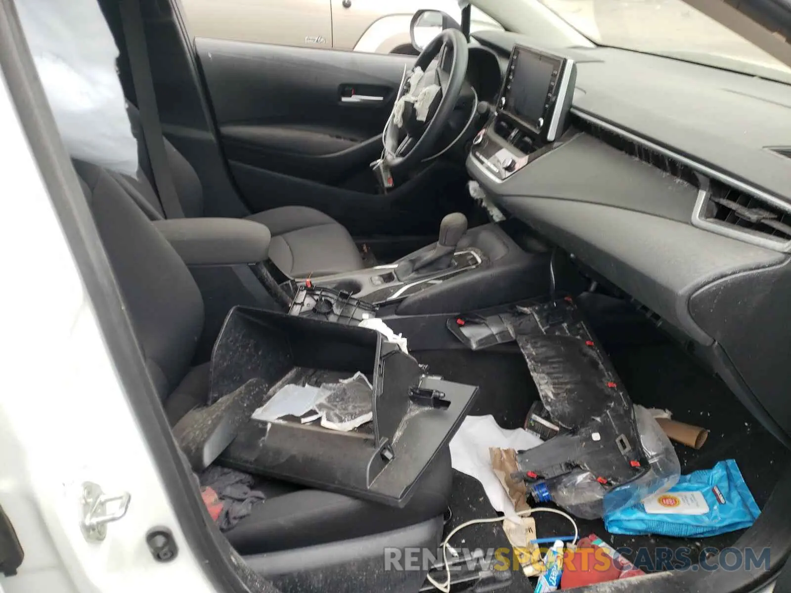 5 Photograph of a damaged car 5YFEPRAE0LP117670 TOYOTA COROLLA 2020