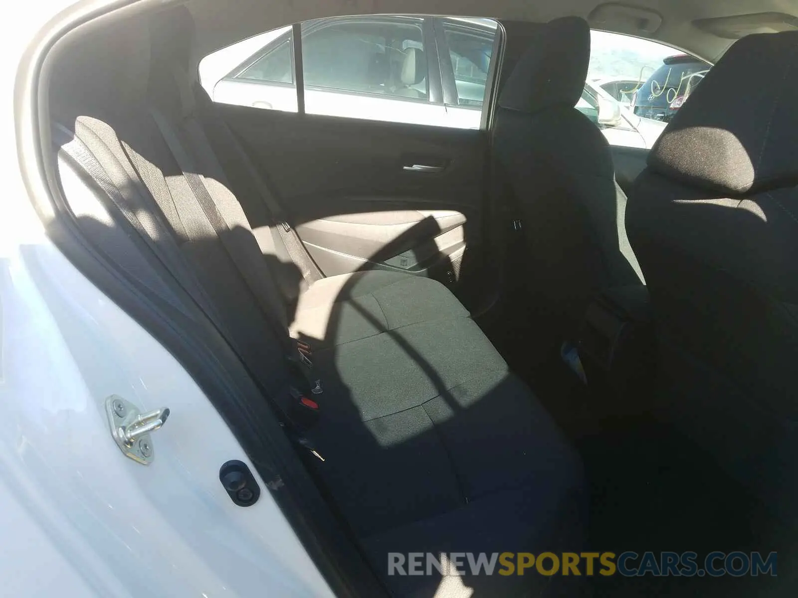 6 Photograph of a damaged car 5YFEPRAE0LP140656 TOYOTA COROLLA 2020