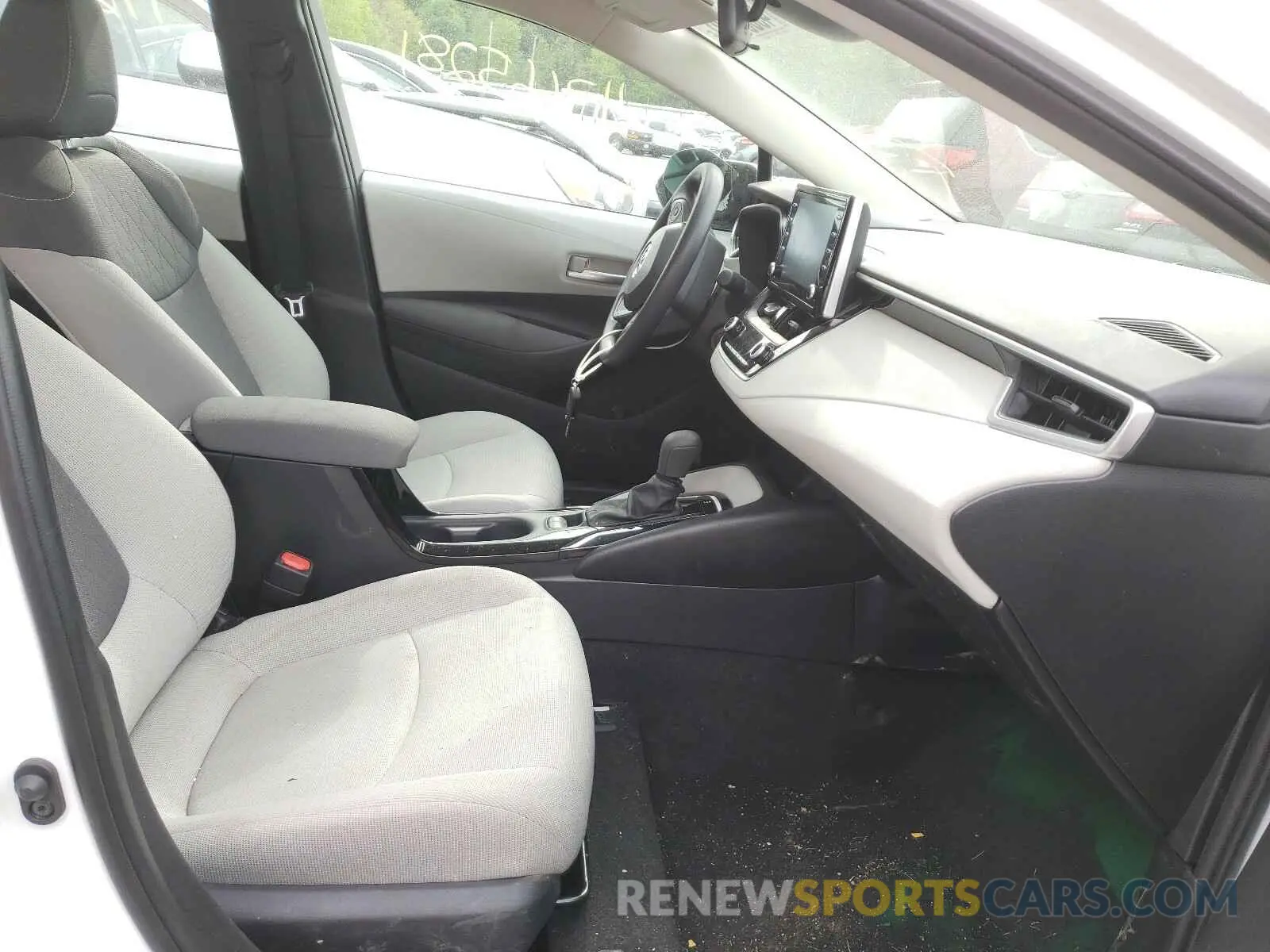 5 Photograph of a damaged car 5YFEPRAE0LP143511 TOYOTA COROLLA 2020