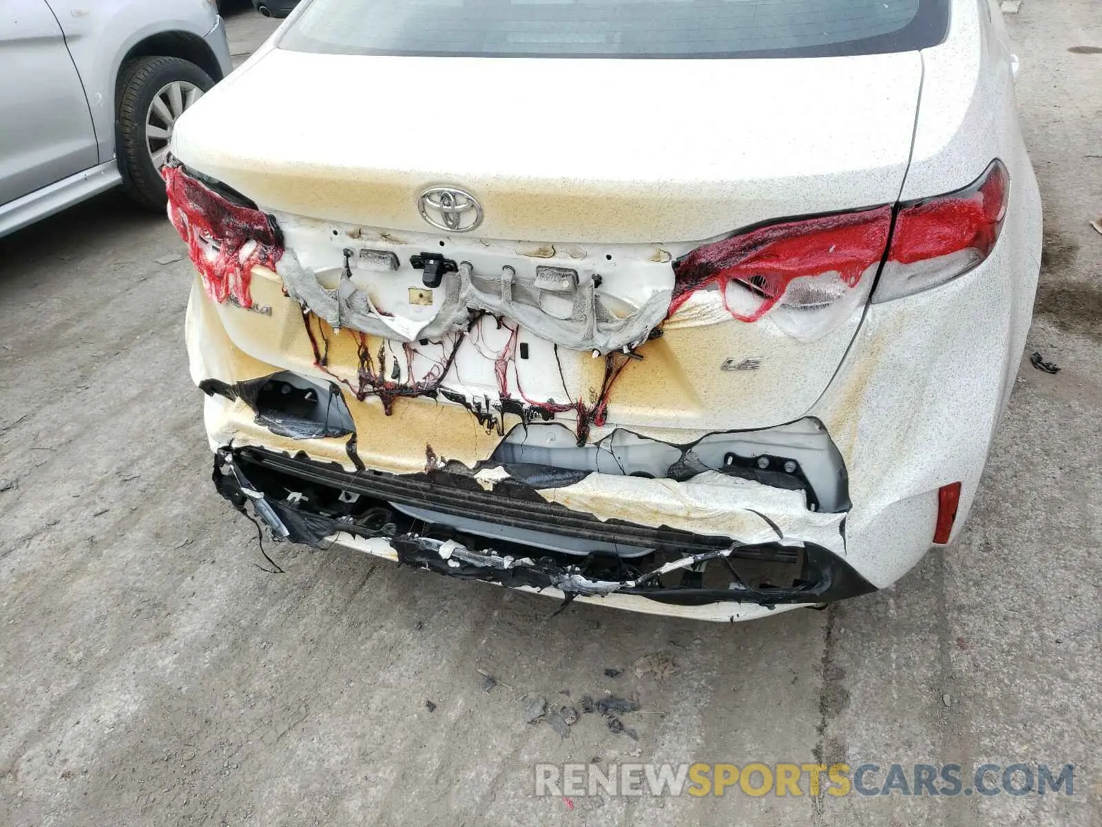 9 Photograph of a damaged car 5YFEPRAE0LP143511 TOYOTA COROLLA 2020