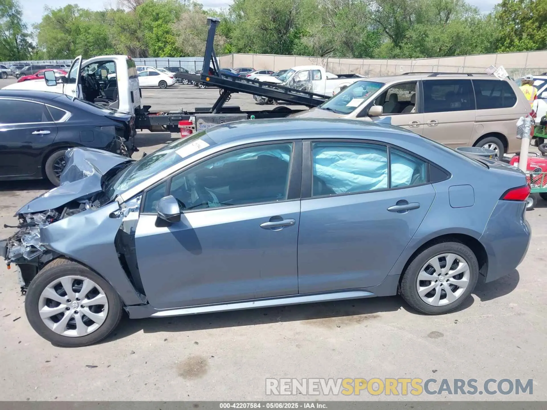 15 Photograph of a damaged car 5YFEPRAE1LP006660 TOYOTA COROLLA 2020