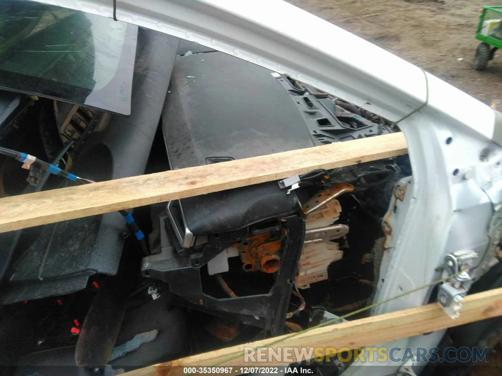 5 Photograph of a damaged car 5YFEPRAE1LP024690 TOYOTA COROLLA 2020