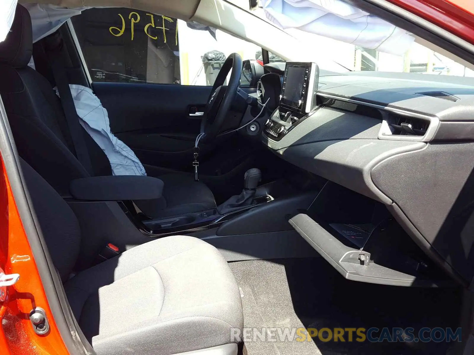 5 Photograph of a damaged car 5YFEPRAE1LP028514 TOYOTA COROLLA 2020