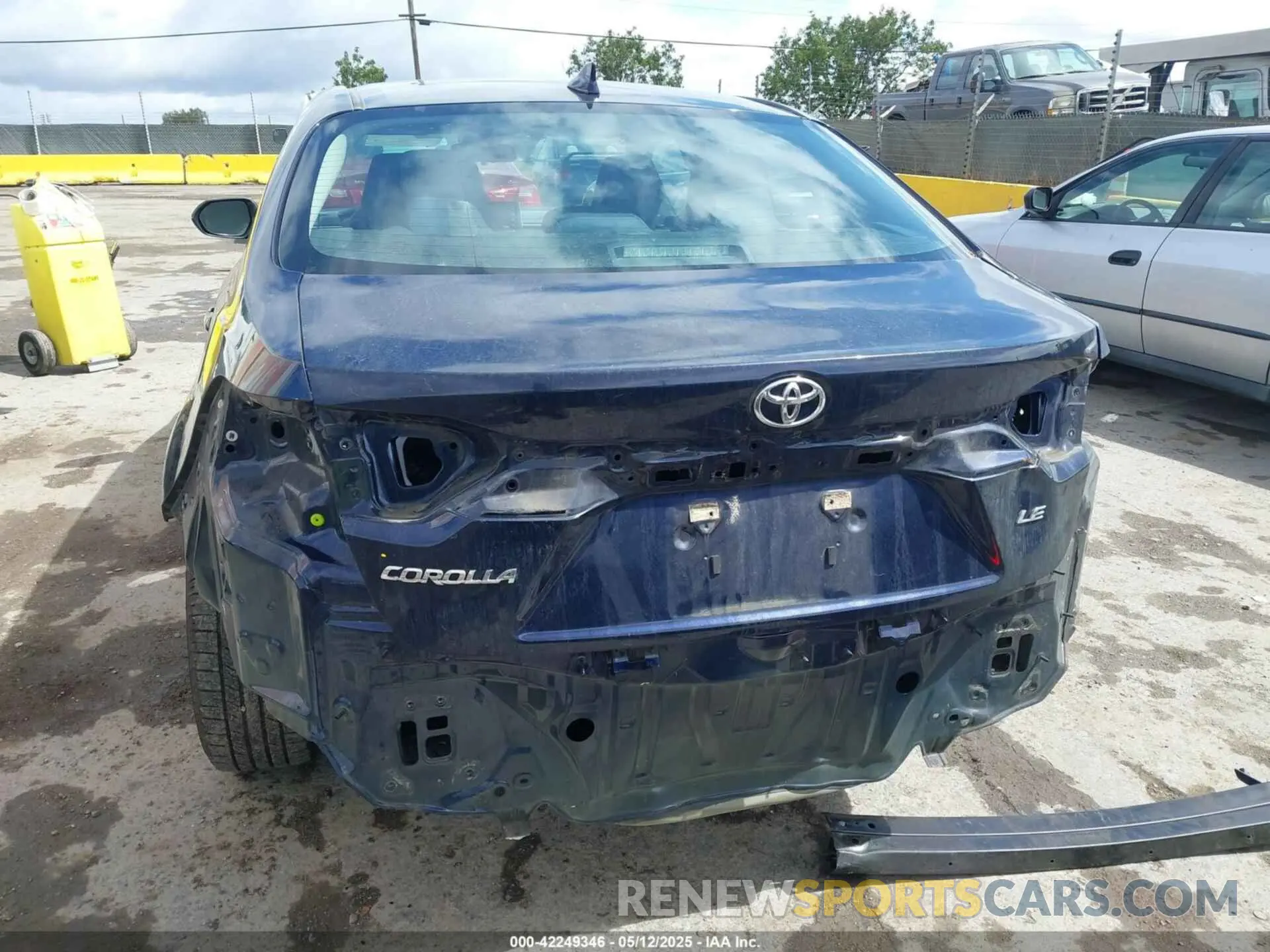 6 Photograph of a damaged car 5YFEPRAE1LP040405 TOYOTA COROLLA 2020