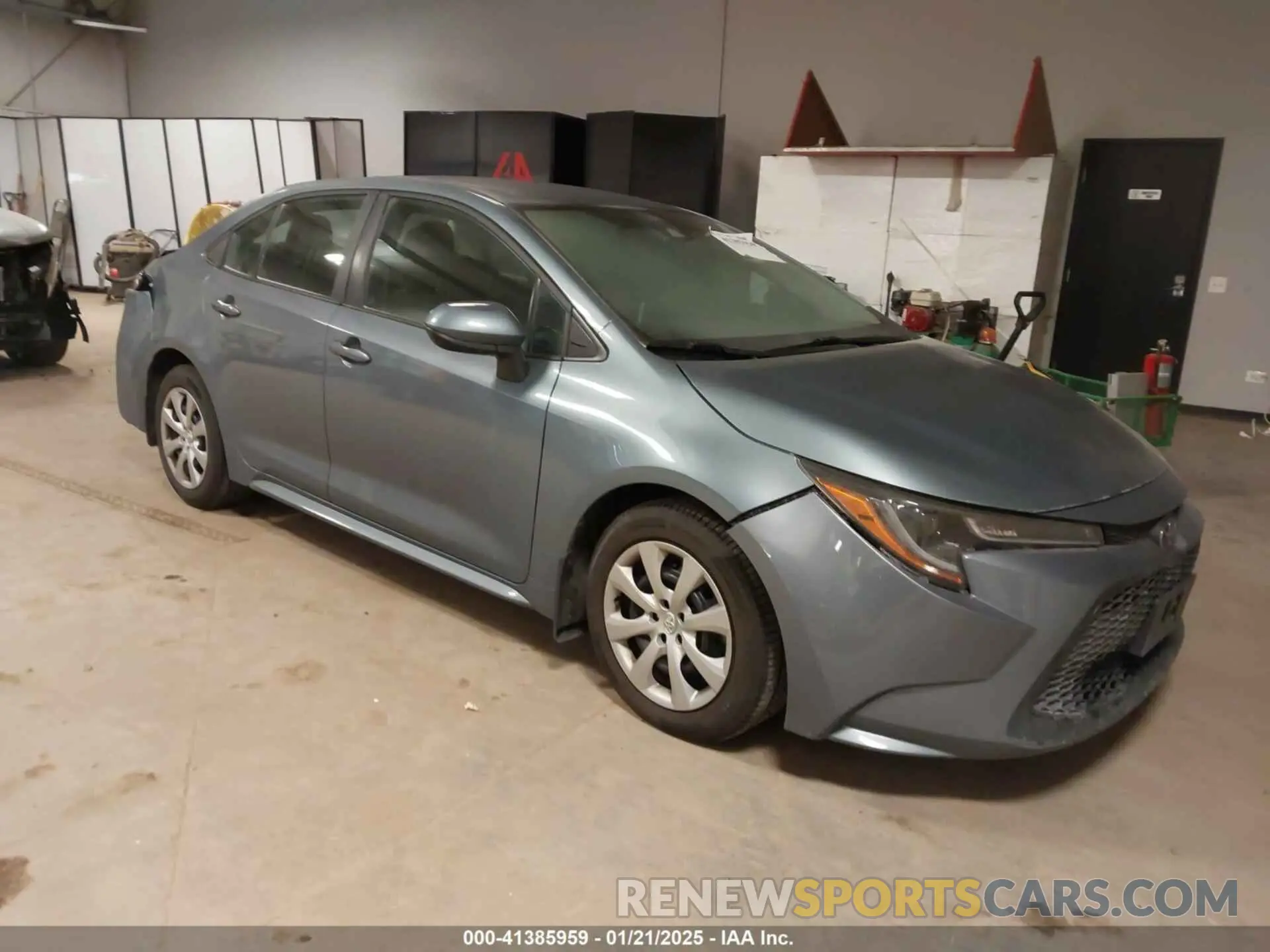 1 Photograph of a damaged car 5YFEPRAE1LP051629 TOYOTA COROLLA 2020
