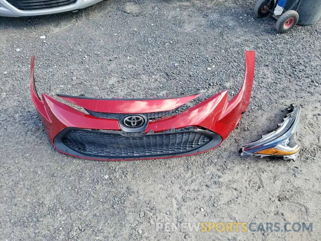 12 Photograph of a damaged car 5YFEPRAE1LP067460 TOYOTA COROLLA 2020