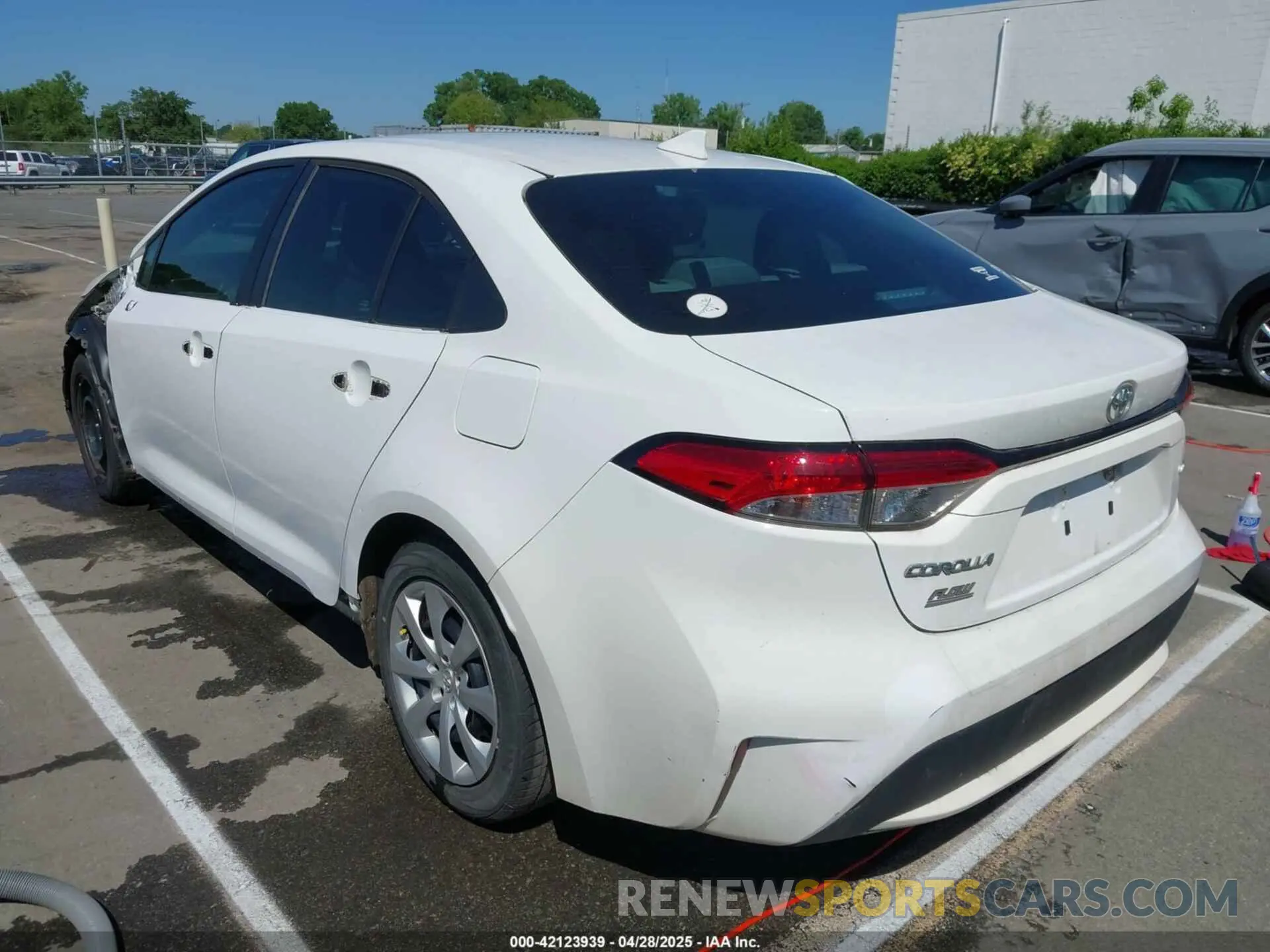 3 Photograph of a damaged car 5YFEPRAE1LP073839 TOYOTA COROLLA 2020