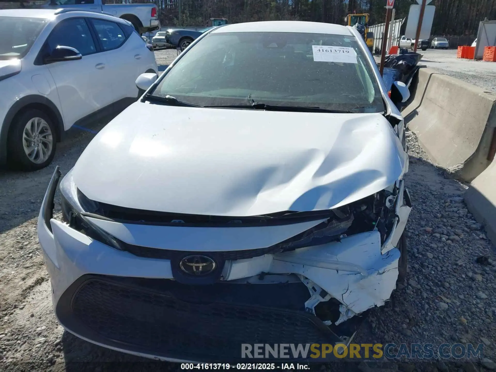 12 Photograph of a damaged car 5YFEPRAE1LP074621 TOYOTA COROLLA 2020