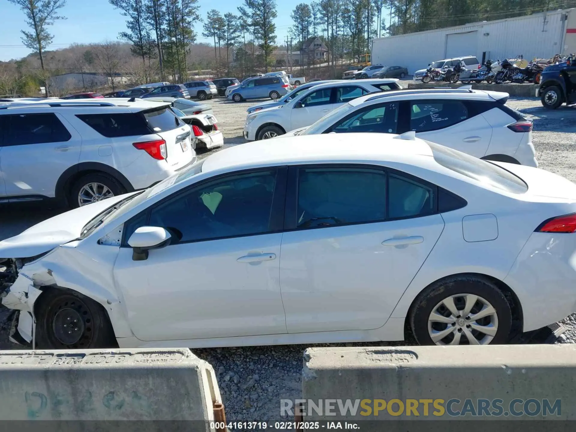 14 Photograph of a damaged car 5YFEPRAE1LP074621 TOYOTA COROLLA 2020