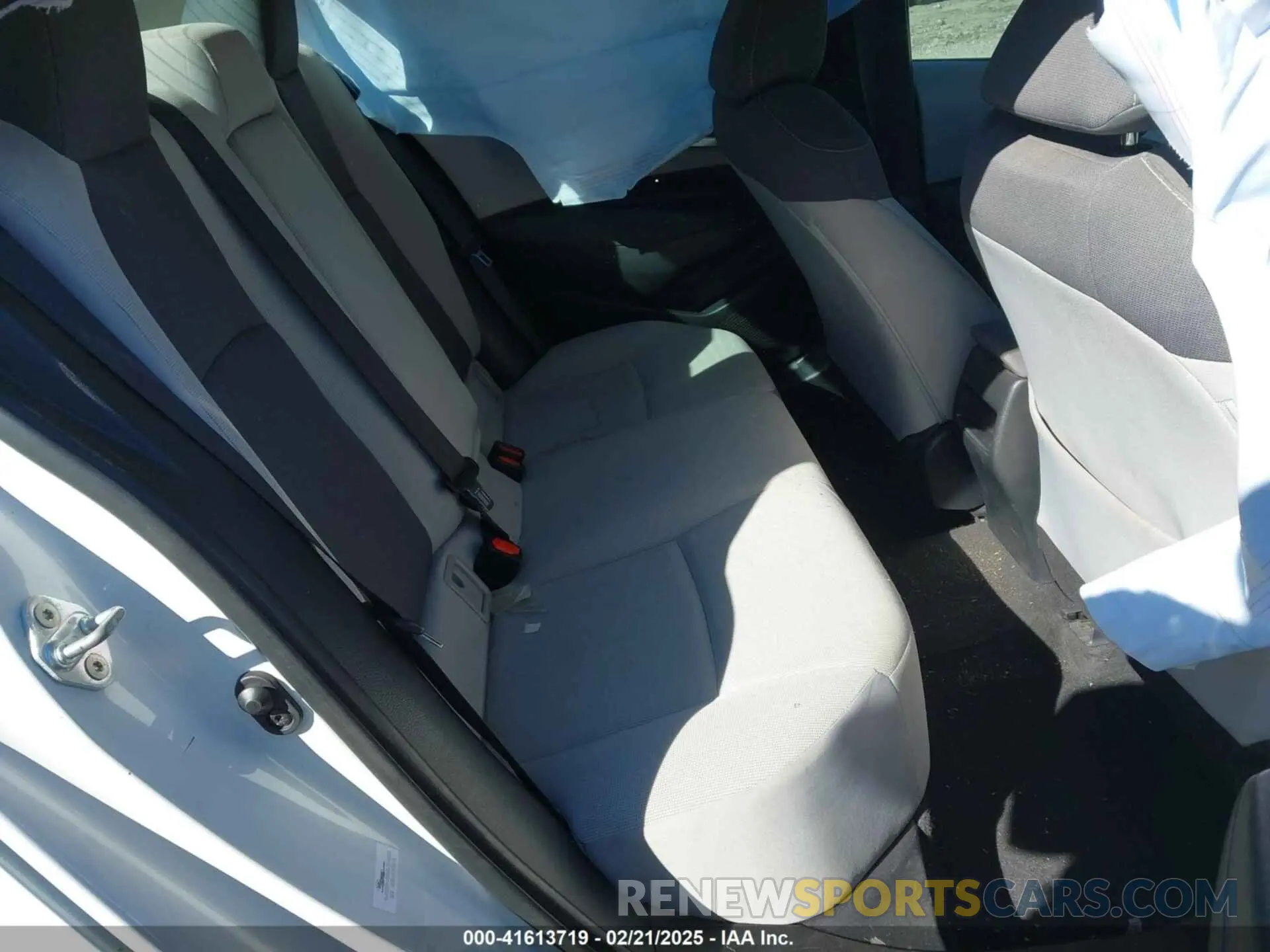 8 Photograph of a damaged car 5YFEPRAE1LP074621 TOYOTA COROLLA 2020