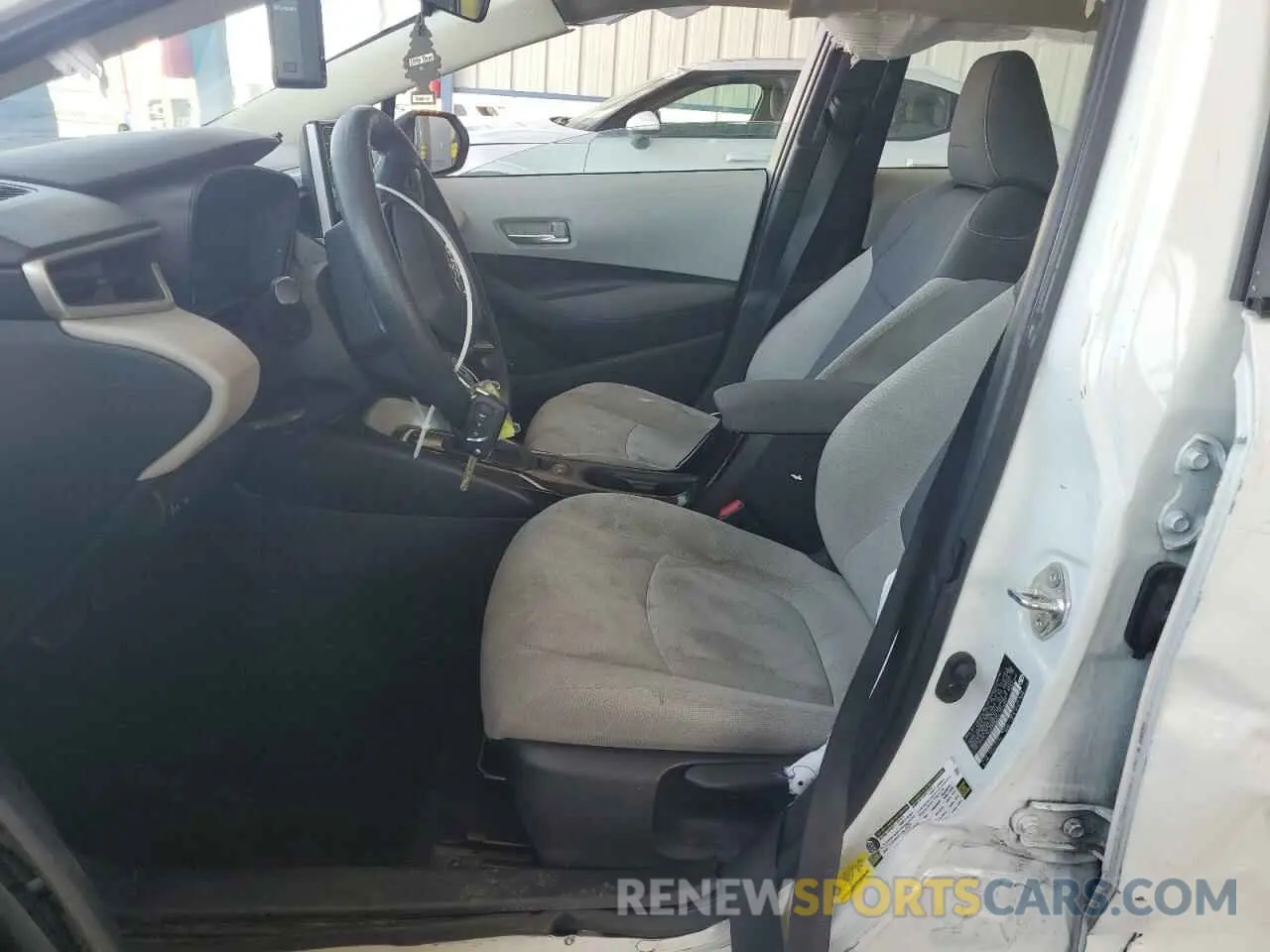 7 Photograph of a damaged car 5YFEPRAE1LP078653 TOYOTA COROLLA 2020
